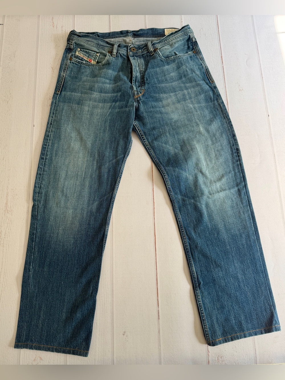 Diesel Kuratt W34 L32 Made in Italy Distressed Straight Leg Denim Jeans